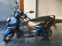 Yamaha RayZR 125 Fi Hybrid Disc 2025 2024 Model