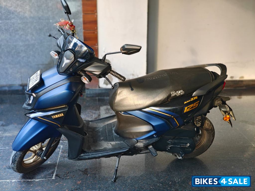 Yamaha RayZR 125 Fi Hybrid Disc 2025