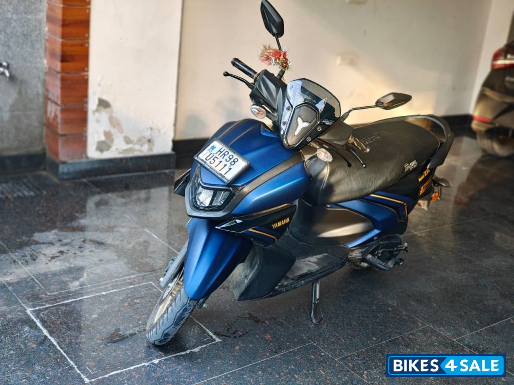 Yamaha RayZR 125 Fi Hybrid Disc 2025