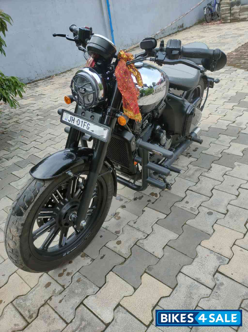 Jawa 42 Bobber Black Mirror