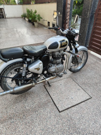 Royal Enfield Classic 350