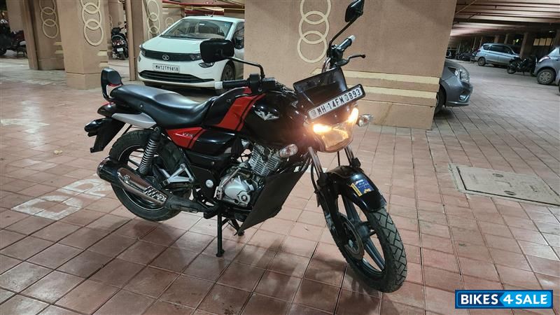 Red-black Bajaj V15