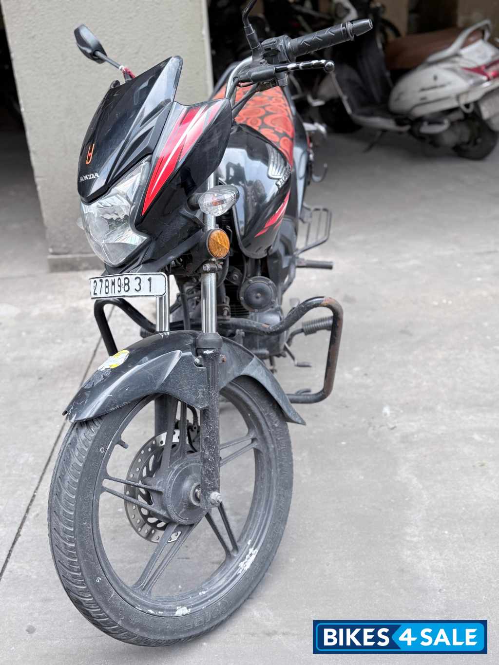 Black Honda Shine 125 Disc