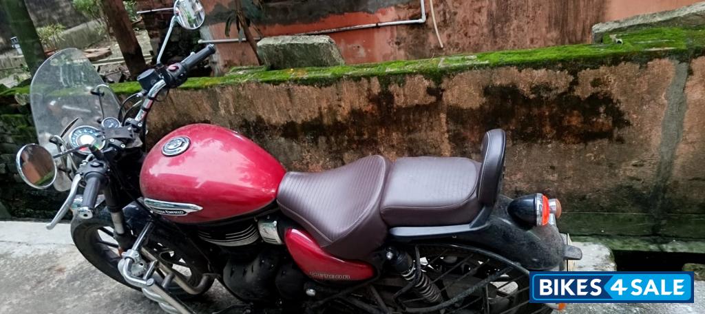 Red Royal Enfield Meteor 350 Supernova