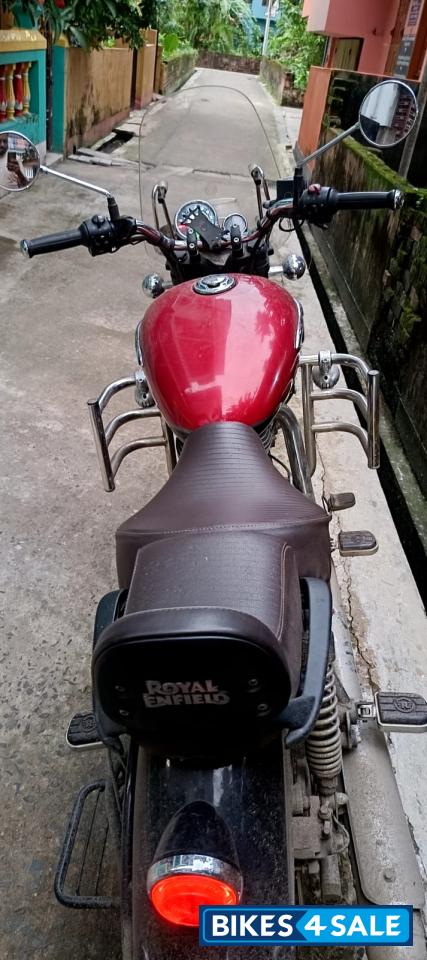 Red Royal Enfield Meteor 350 Supernova