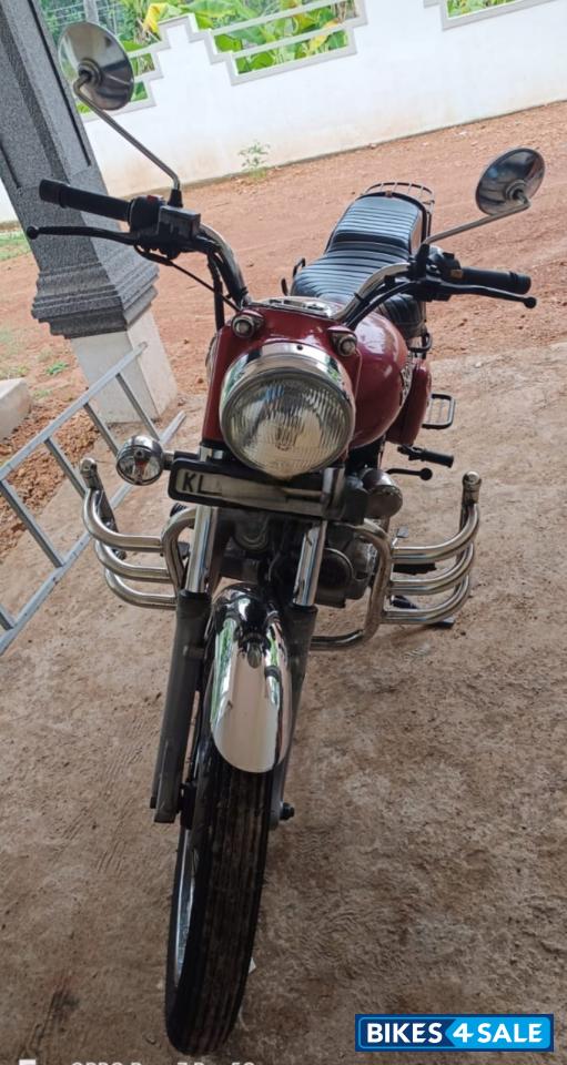 Meroon Royal Enfield Bullet 350
