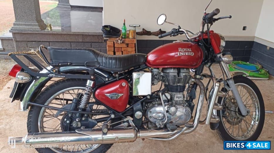 Meroon Royal Enfield Bullet 350