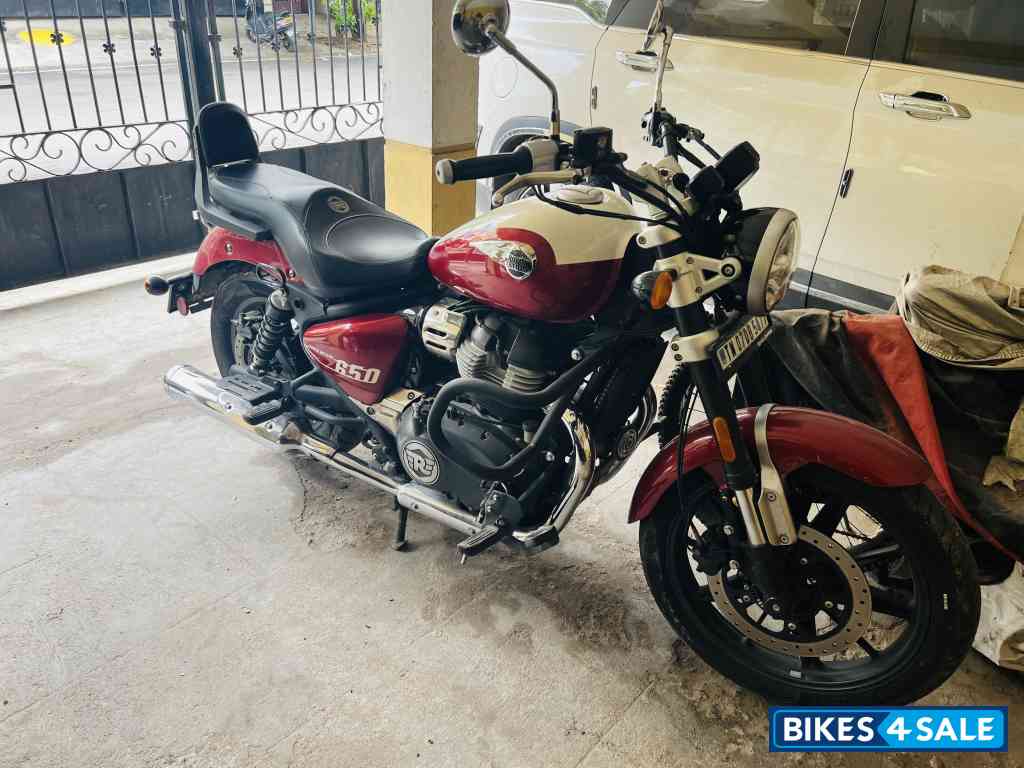 Celestial Red Royal Enfield Super Meteor 650