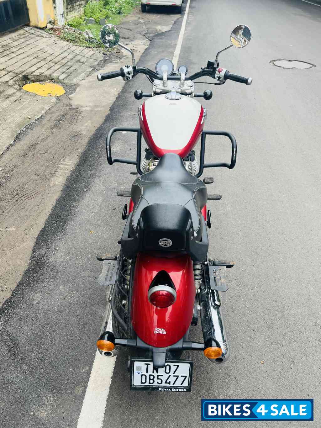 Celestial Red Royal Enfield Super Meteor 650