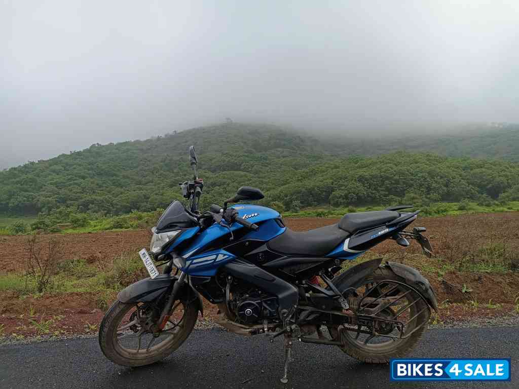 Blue Bajaj Pulsar NS 125