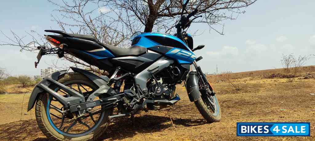 Blue Bajaj Pulsar NS 125