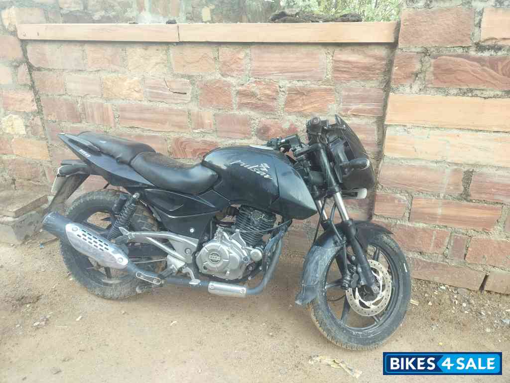 Black Bajaj Pulsar 180 DTSi