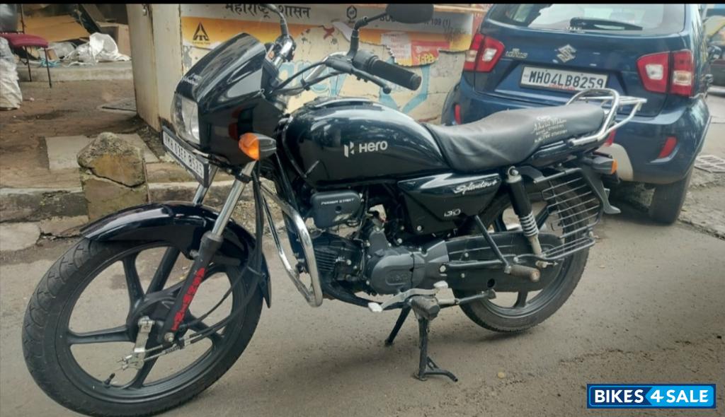 Black Hero Splendor Plus Black and Accent