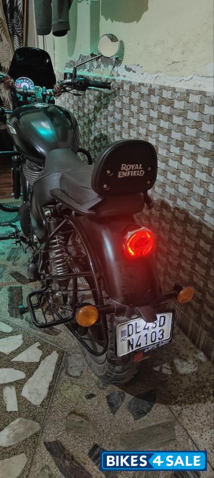 Black Royal Enfield Meteor 350 Stellar