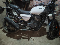 Yezdi Adventure Gloss 2024 2024 Model