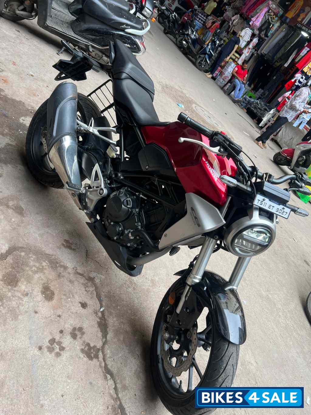 Candy Chromo Sphere Honda CB300R