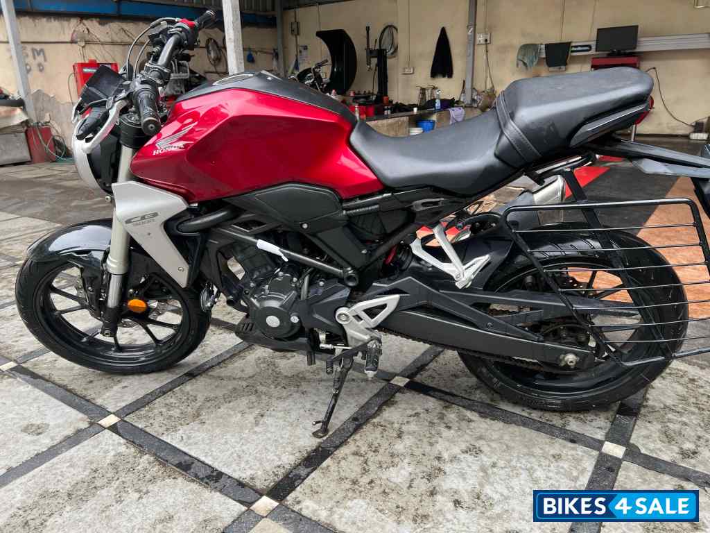 Candy Chromo Sphere Honda CB300R