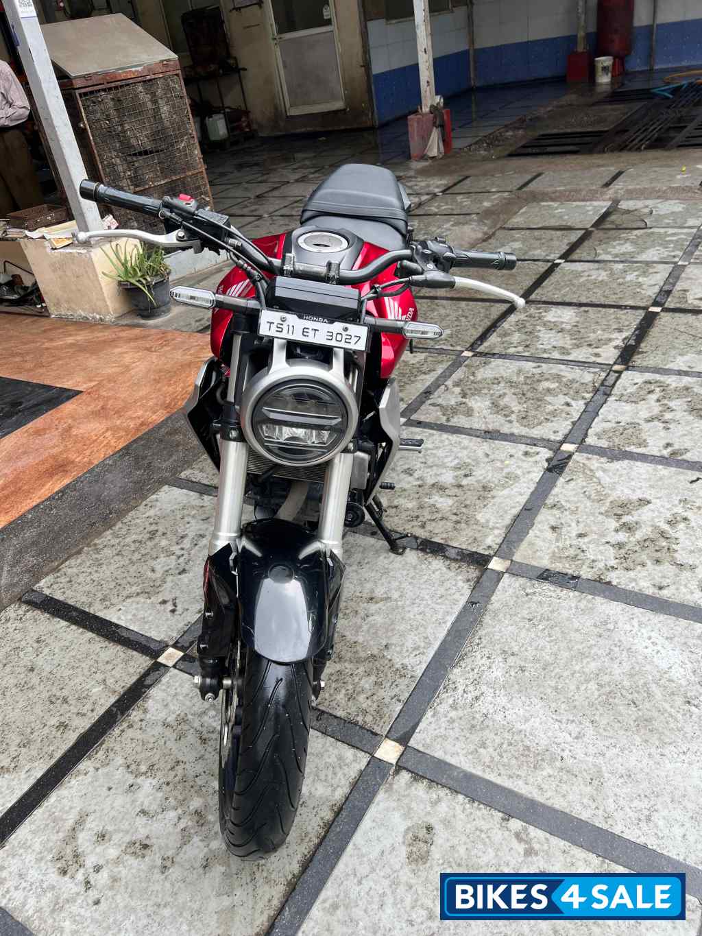 Candy Chromo Sphere Honda CB300R