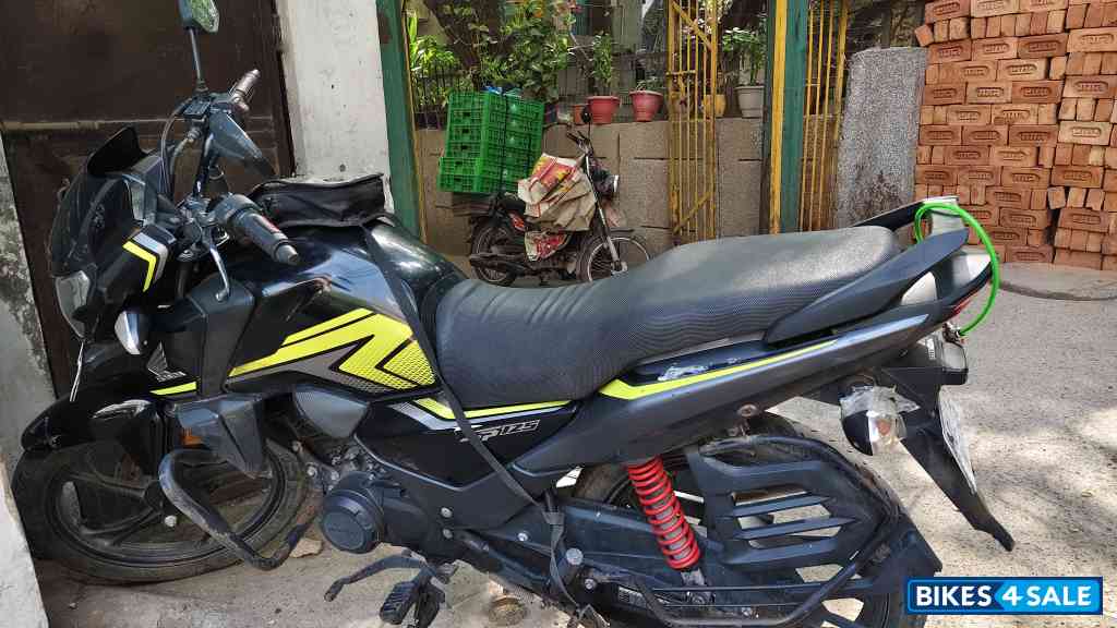 Black And Green Honda SP 125 BSVI Black And Green Honda SP 125 BSVI