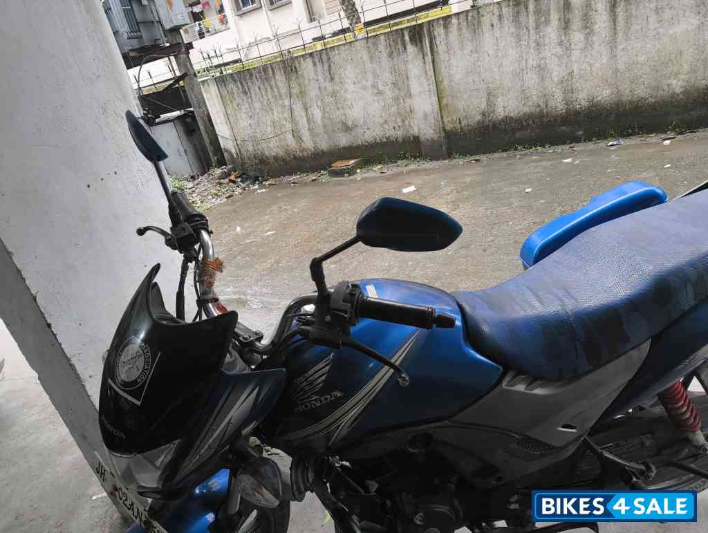 Blue Honda CB Shine SP