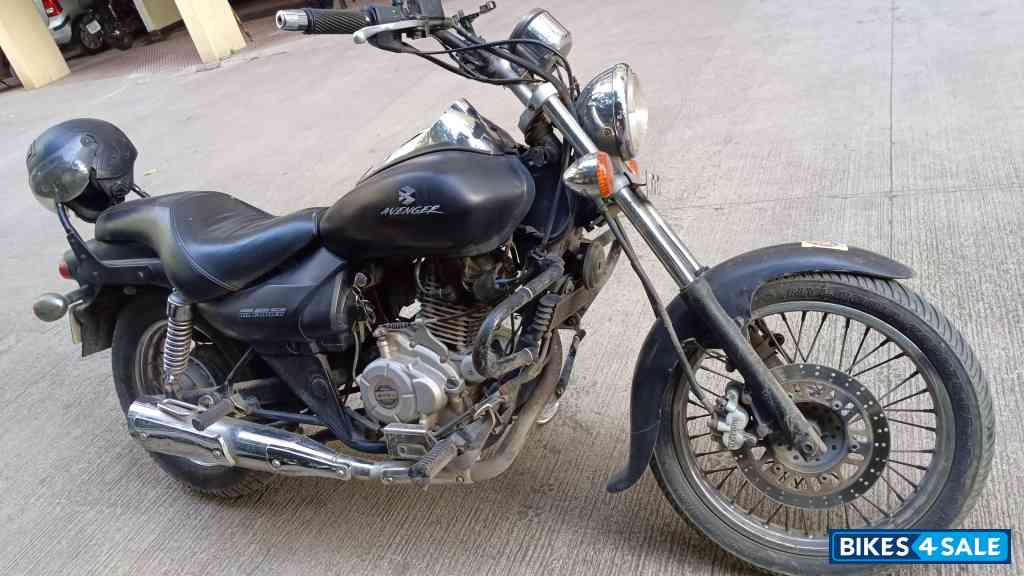 Bajaj Avenger 220 DTS-i