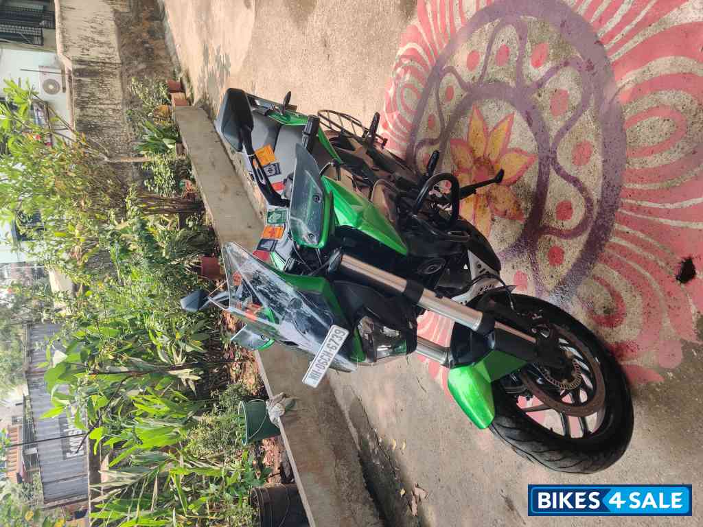 Aurora Green Bajaj Dominar 400 ABS BS6