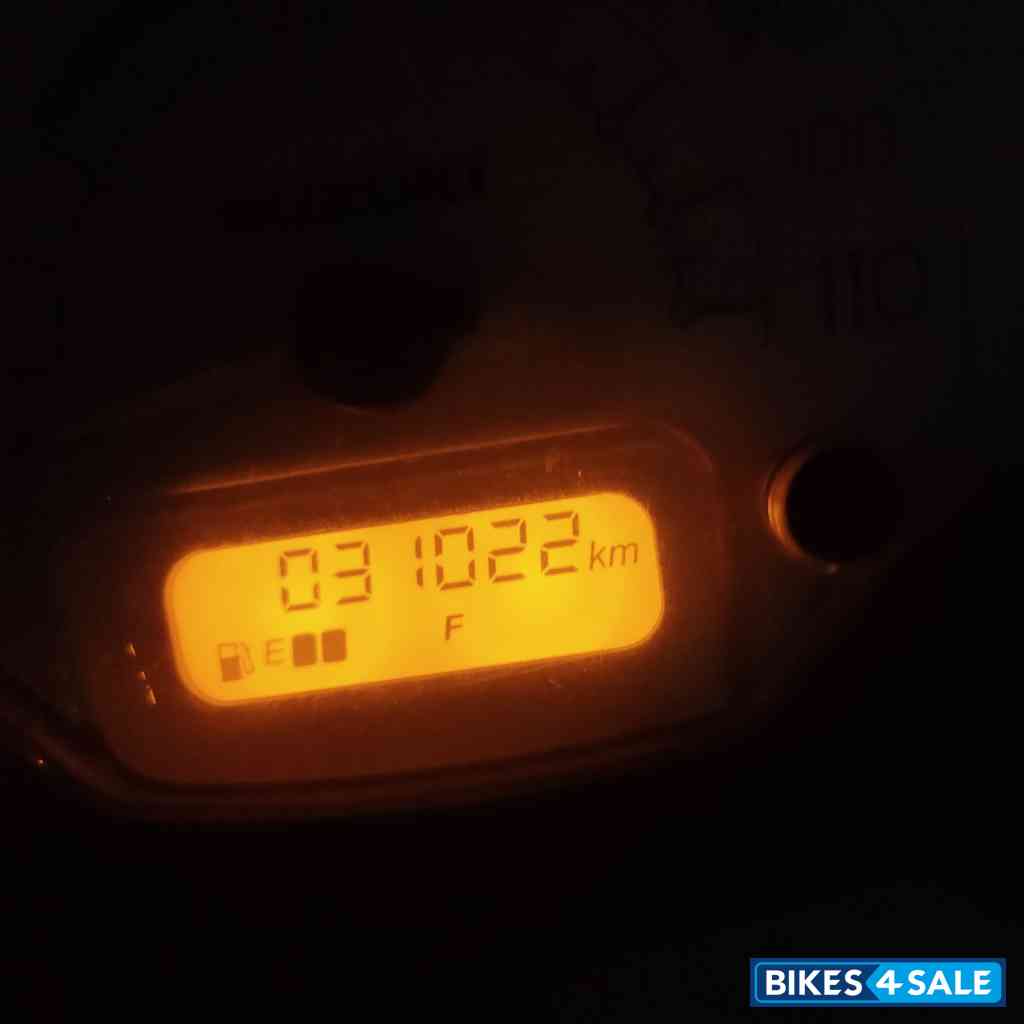 White Suzuki Access 125