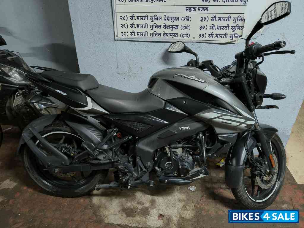 Grey Bajaj Pulsar NS 160 BS6