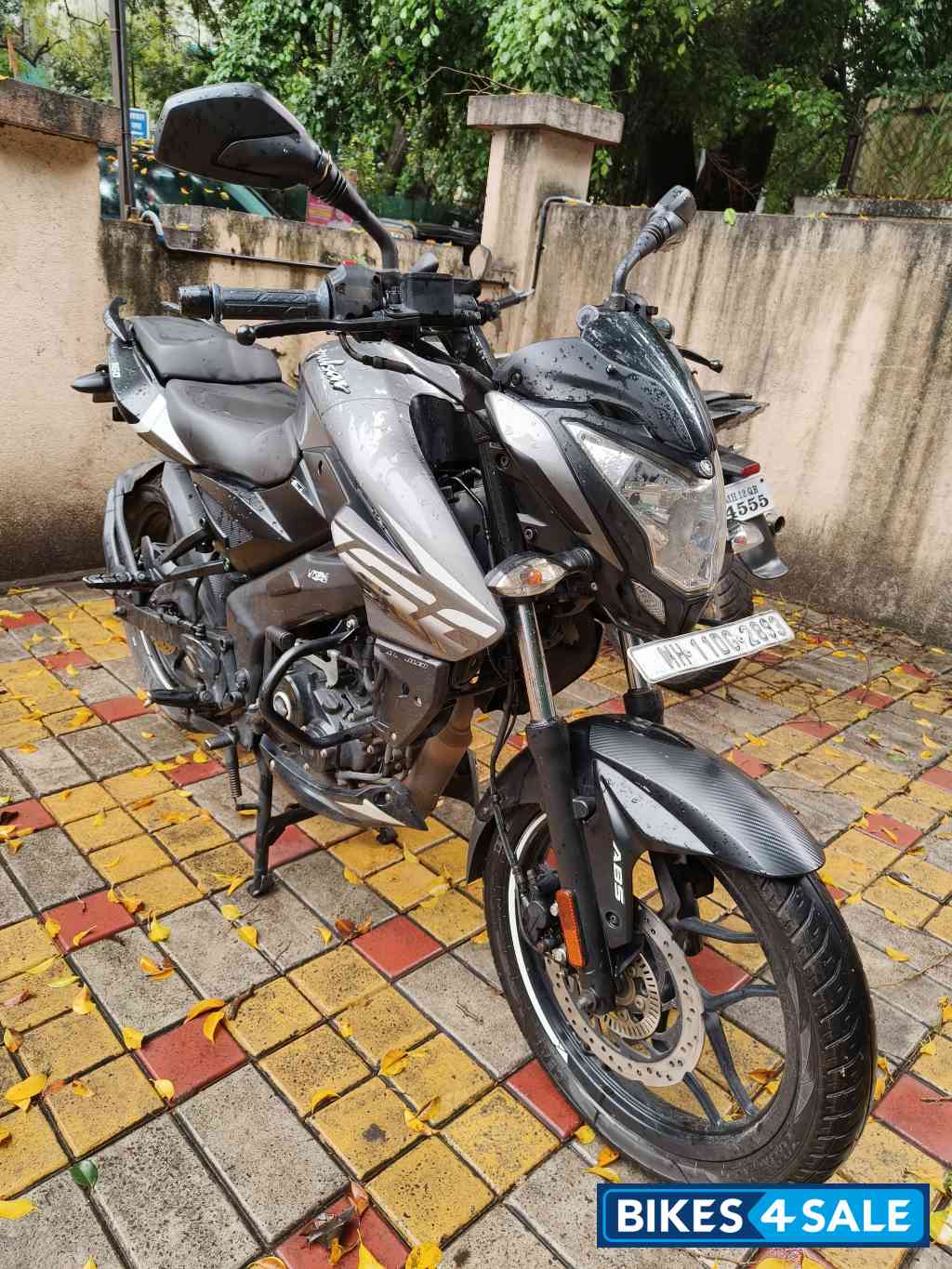 Grey Bajaj Pulsar NS 160 BS6