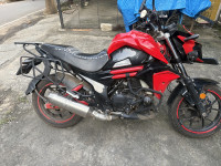 Pearl Black/red Mahindra Mojo 300 ABS BS6
