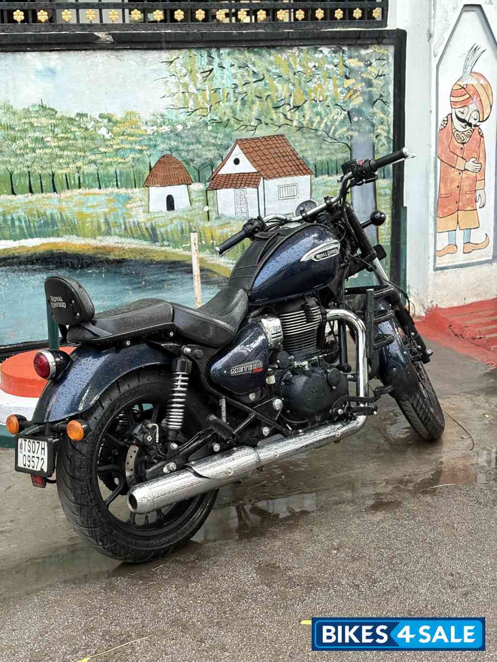 Blue Royal Enfield Meteor 350