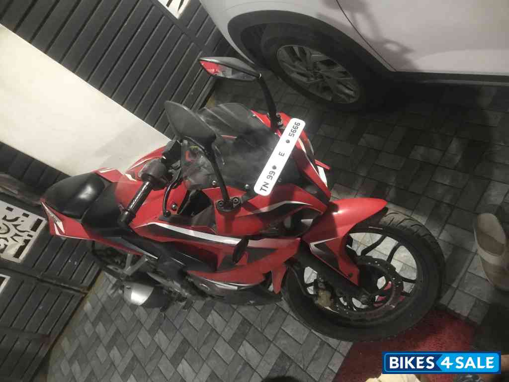 Bajaj Pulsar RS 200