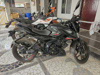 Black Bajaj Pulsar N160