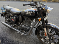 Royal Enfield Classic Stealth Black 2023 Model