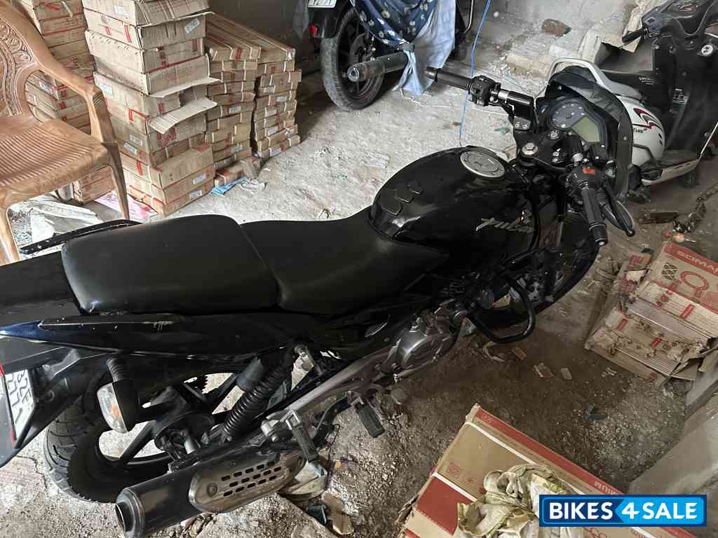 Black Bajaj Pulsar 180 DTSi