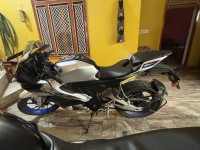Yamaha R15M