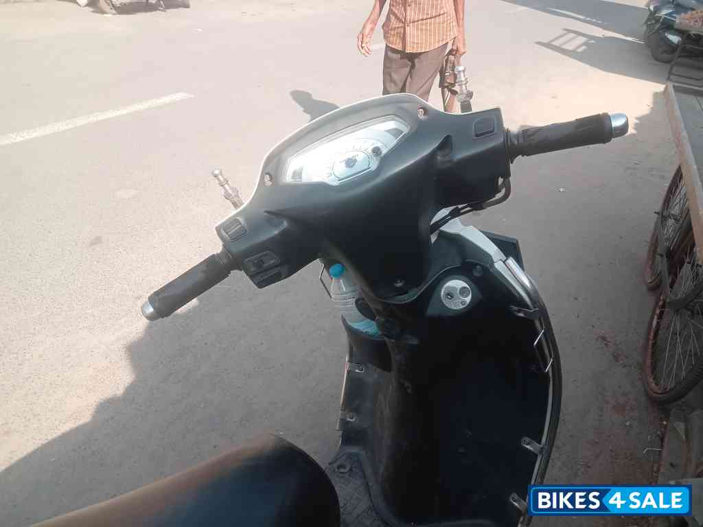 White Suzuki Access 125 BS6