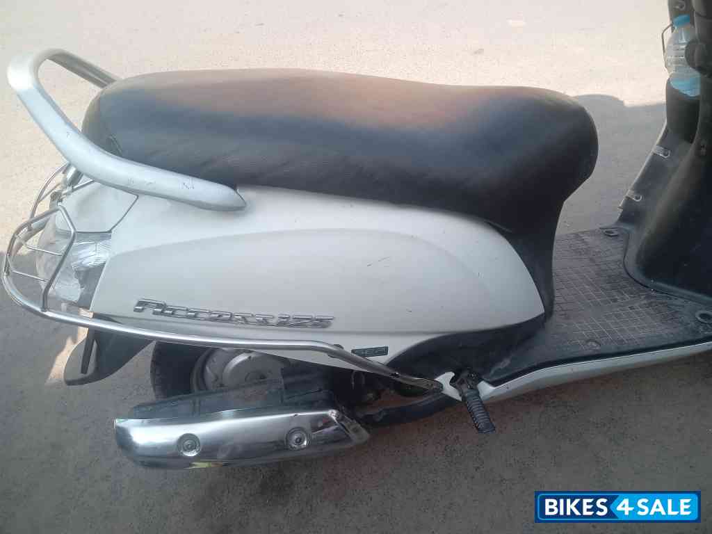 White Suzuki Access 125 BS6