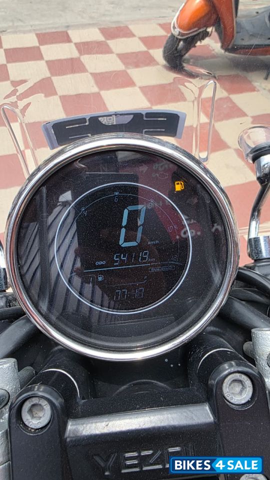 Hunter Green Yezdi Roadster Dual Tone Hunter Green Yezdi Roadster Dual Tone