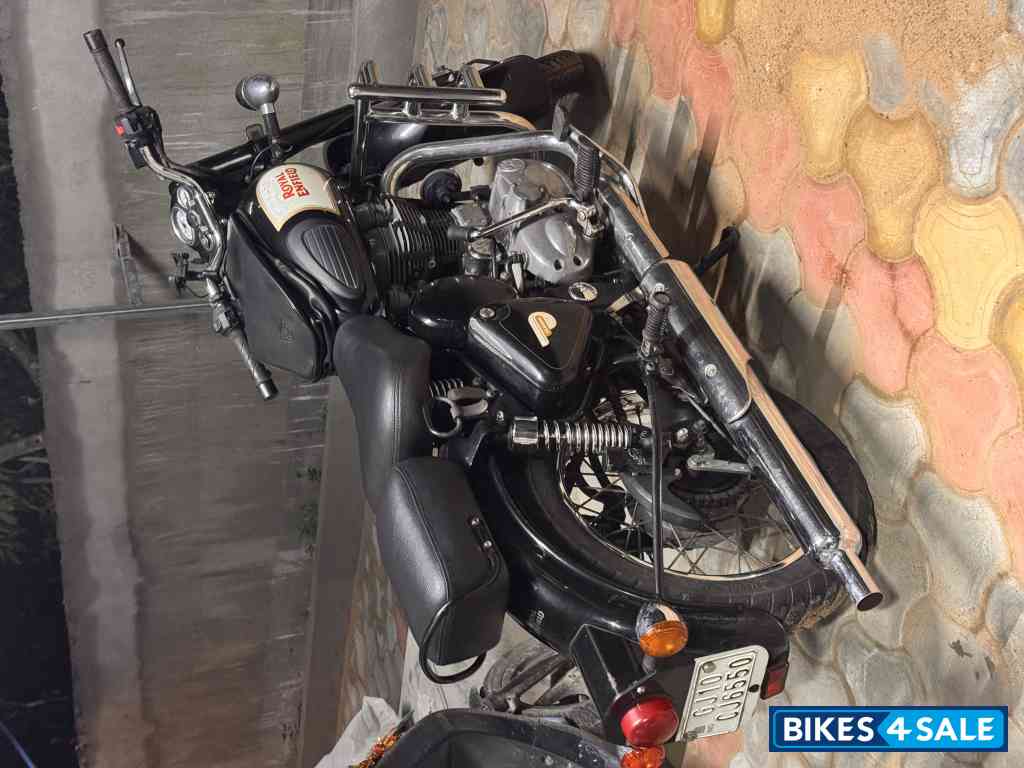 Black Royal Enfield Classic 350