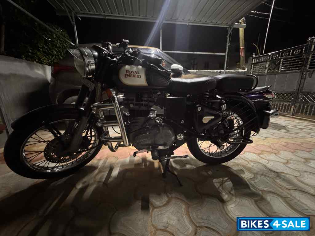 Black Royal Enfield Classic 350