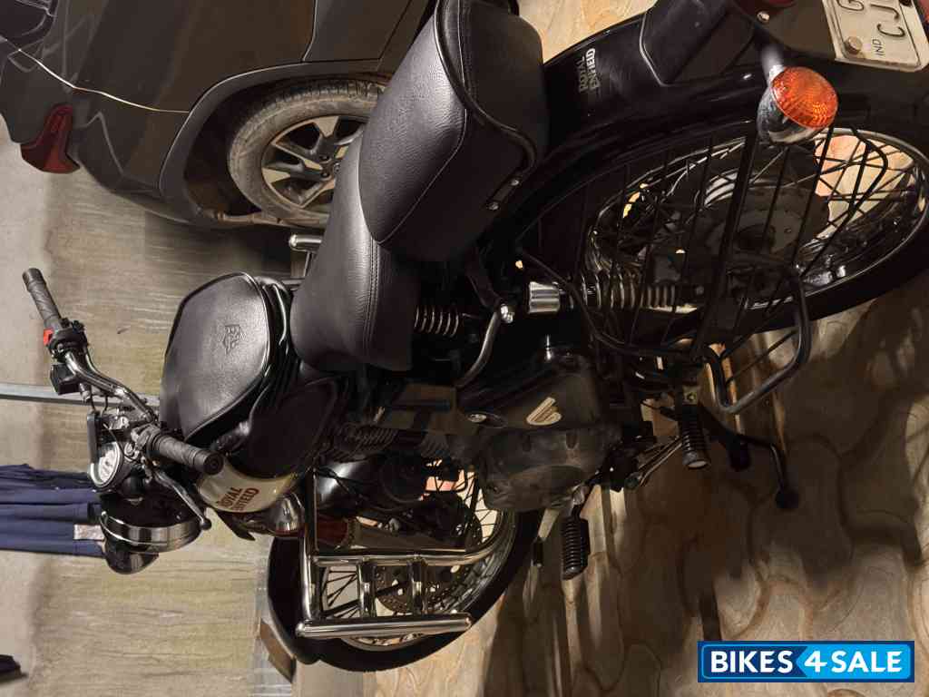 Black Royal Enfield Classic 350