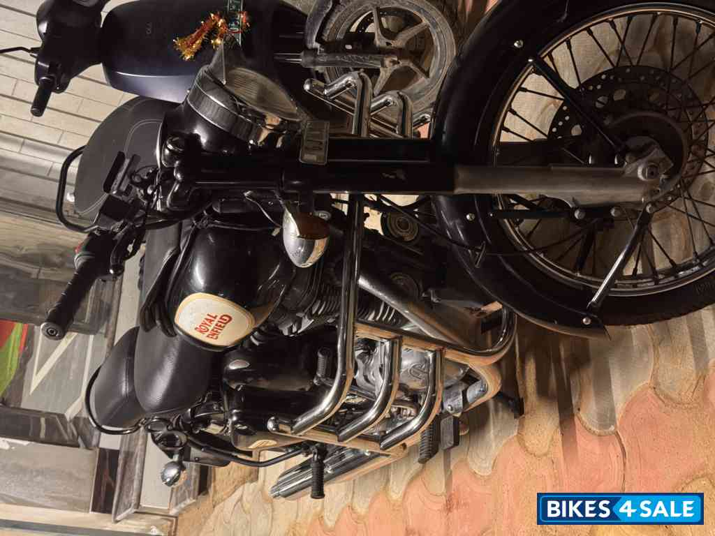 Black Royal Enfield Classic 350