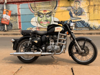 Black Royal Enfield Classic 350