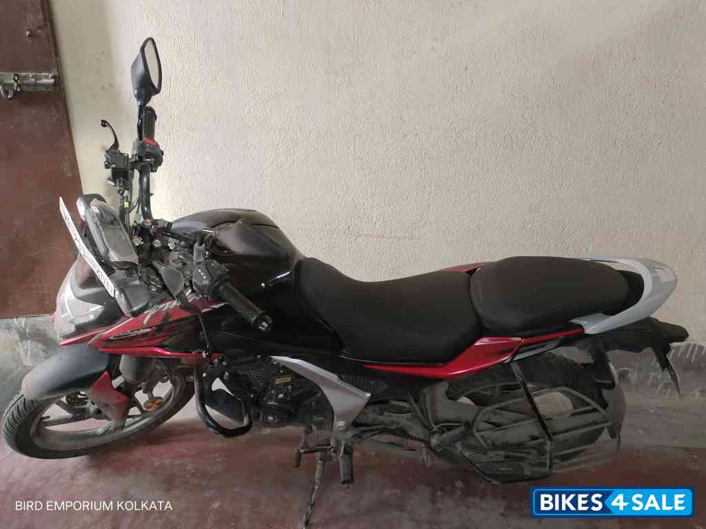 Red Bajaj Pulsar N125