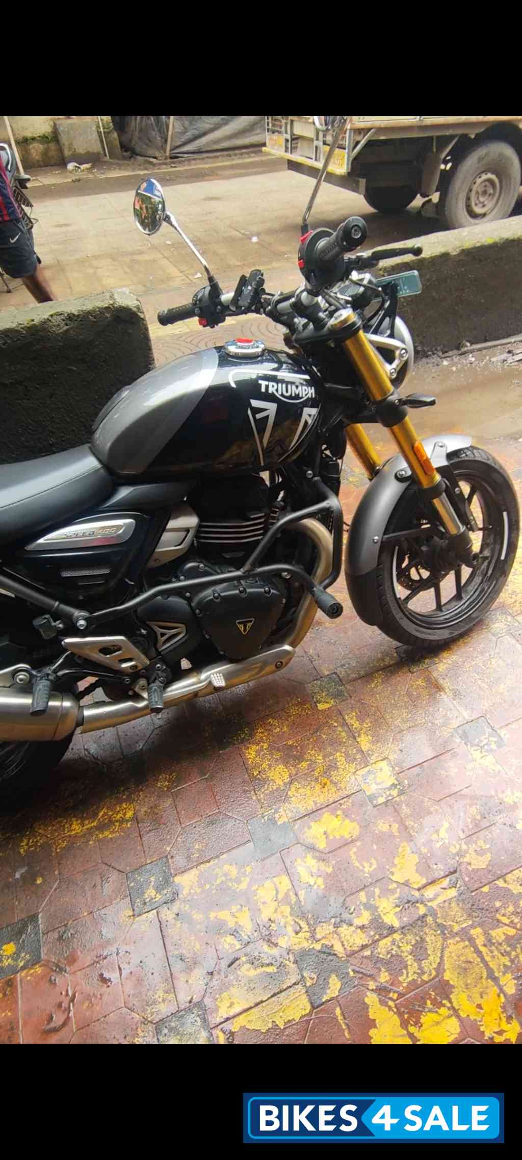 Phantom Black Triumph Speed 400 2025