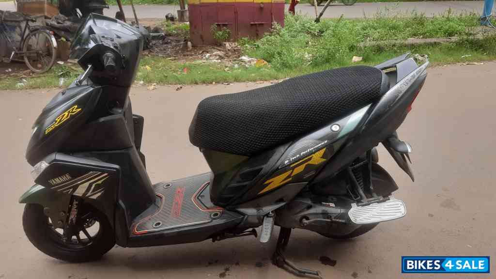 Yamaha Cygnus Ray ZR