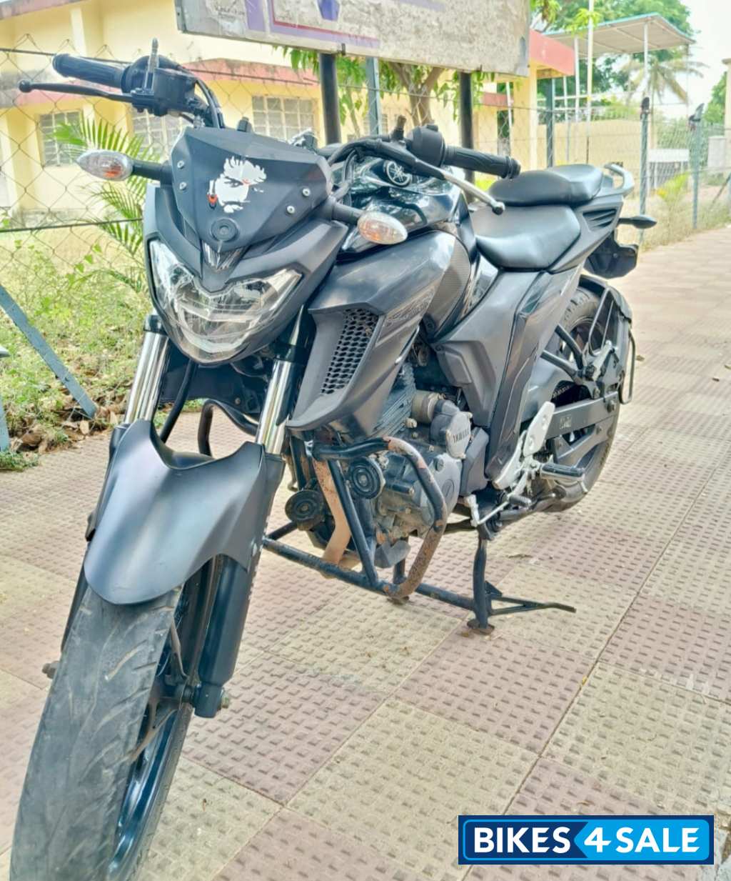 Black Yamaha FZ 25 BS6