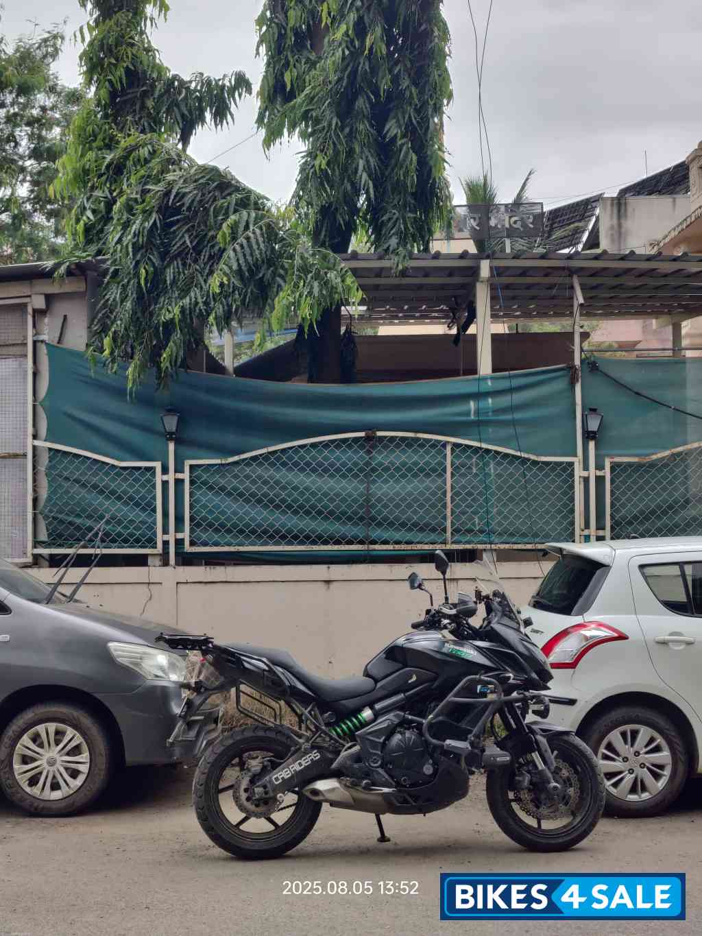 Black Kawasaki Versys ABS