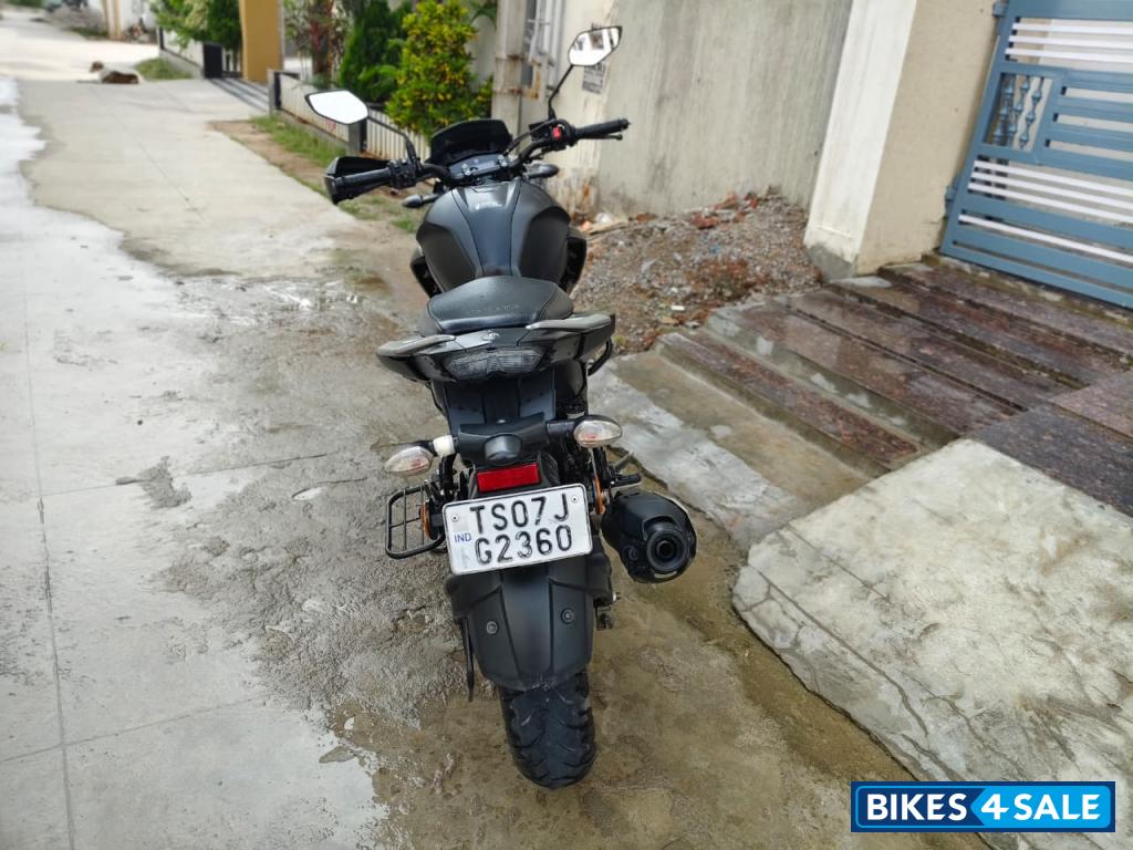 Black Yamaha FZS 25 BS6